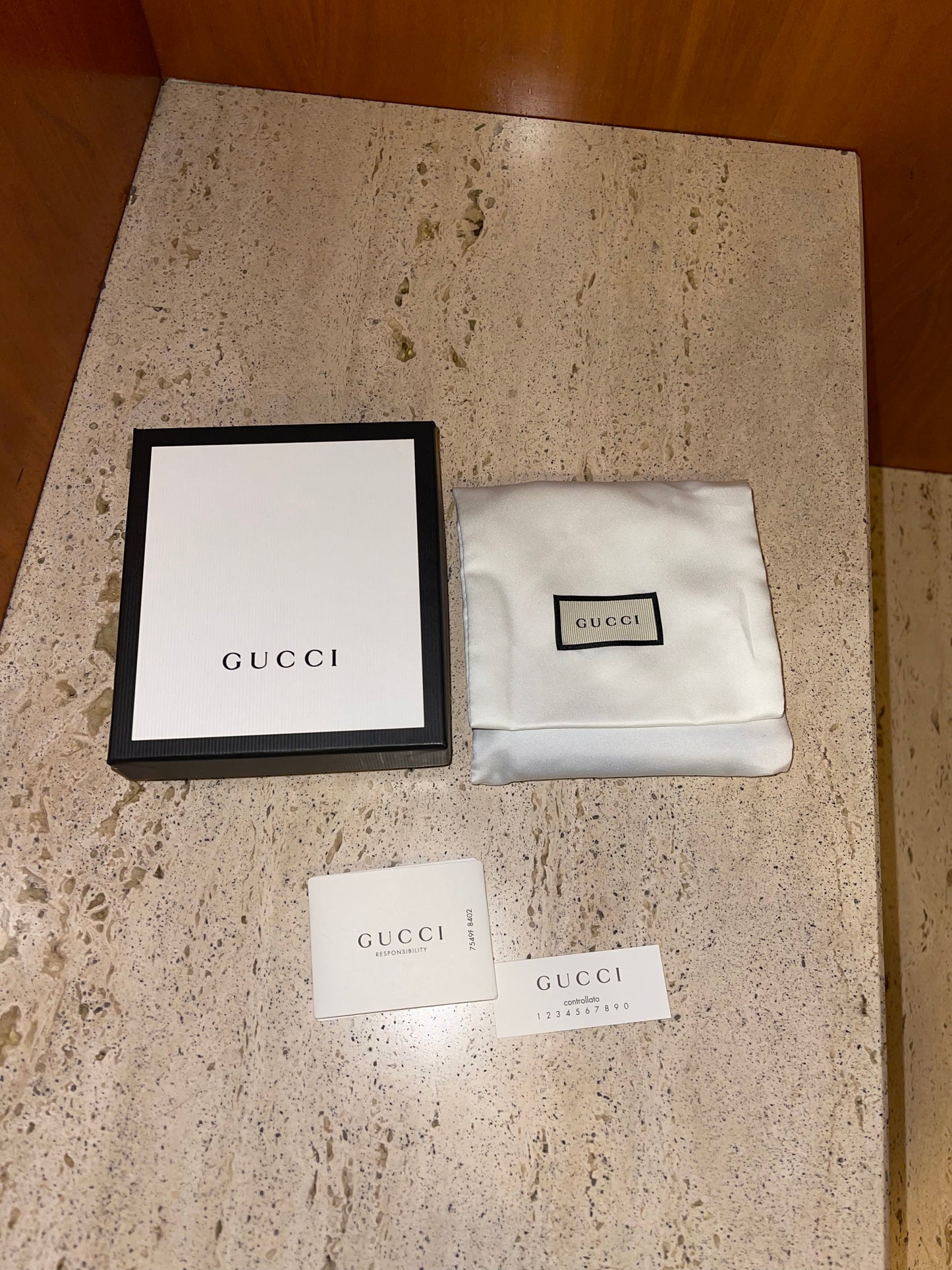 Gucci signature