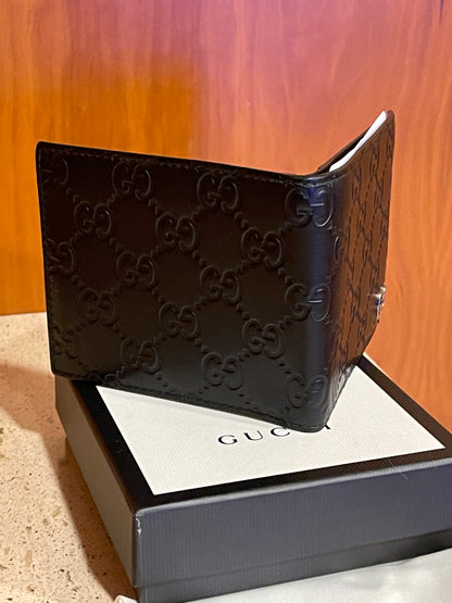 Gucci signature