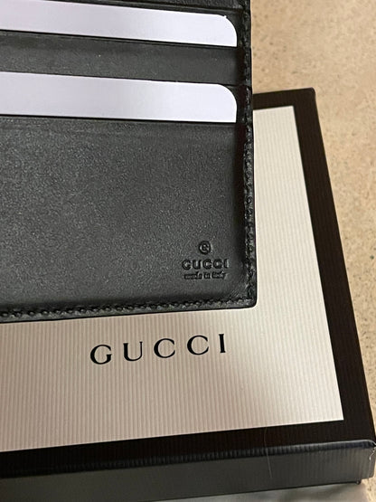 Gucci signature